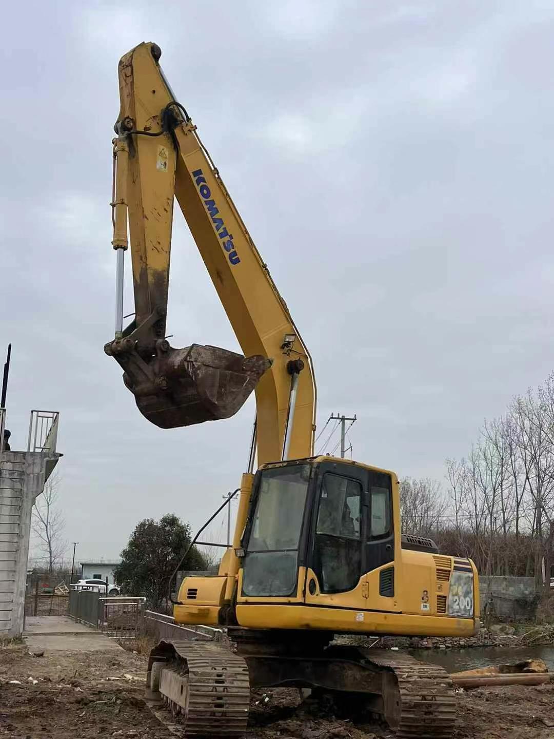 Buy Komatsu PC200-8 Used Excavator / 1