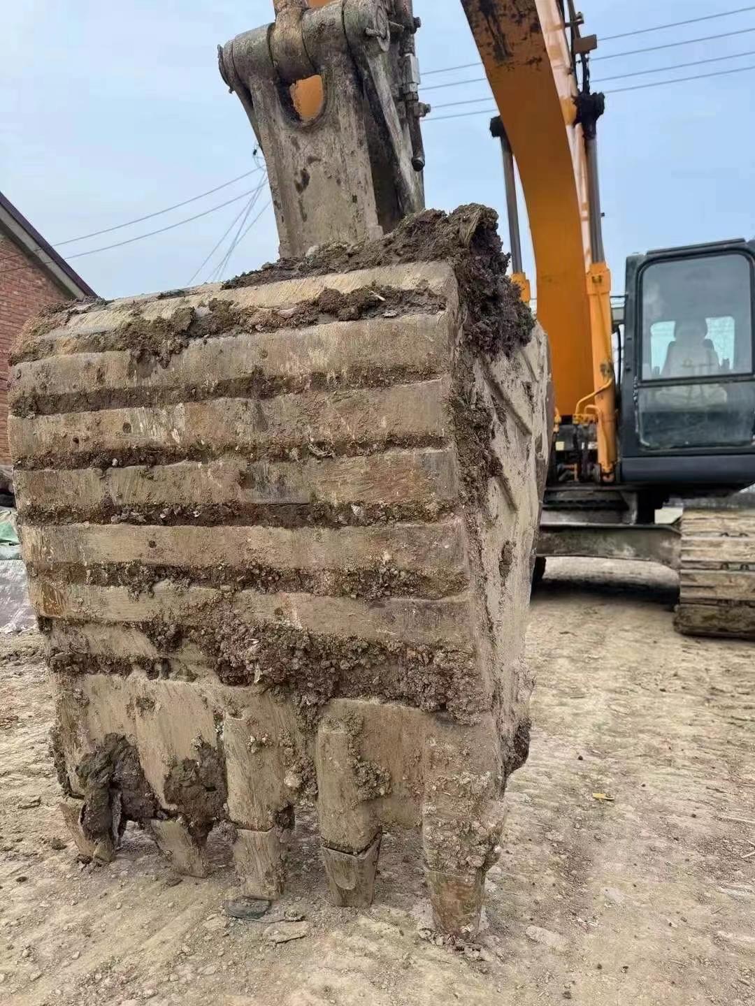 Buy Hyundai R215-7 Used Excavator / 8 Used Hyundai R215-7 Excavator 2011 Model / 8