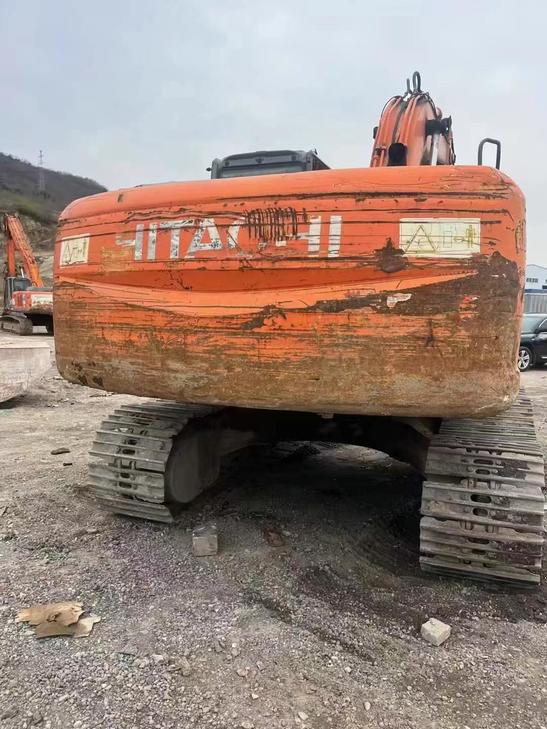 Buy Hitachi ZAXIS200 Used Excavator / 1