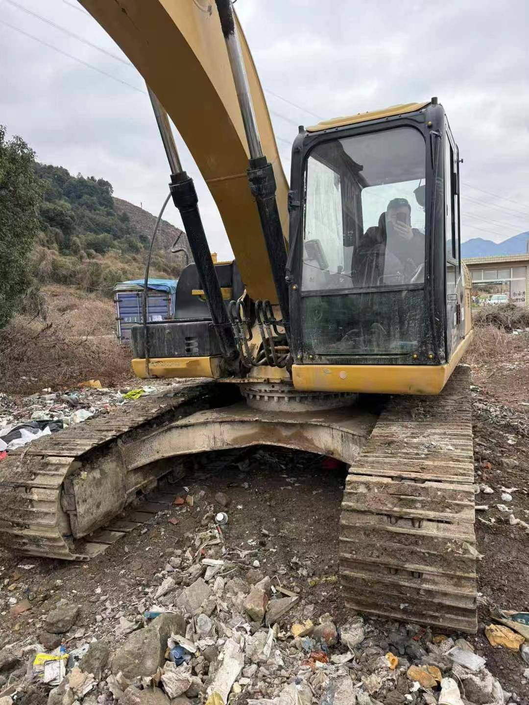 Buy Caterpillar 323 Used Excavator / 2 Used Caterpillar 323 Excavator 2018 Model / 2
