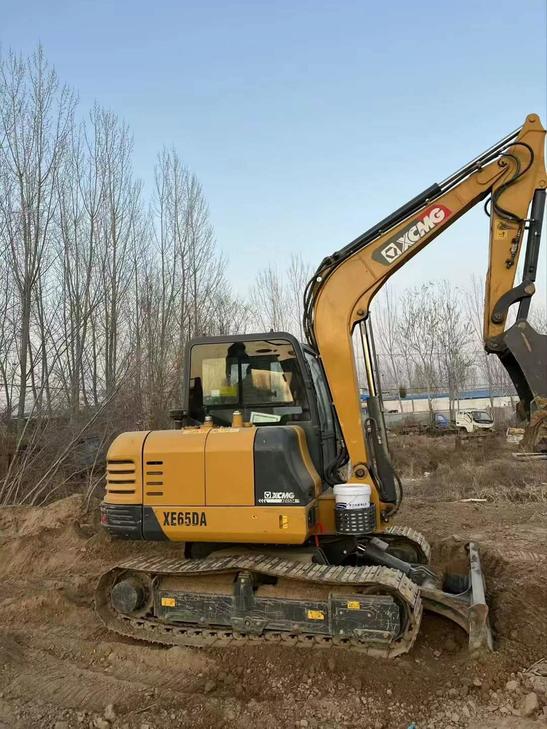 Buy XCMG XE65DA Used Excavator / 1