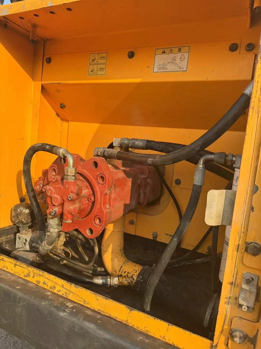 Buy Hyundai R215-7C Used Excavator / 4 Used Hyundai R215-7C Excavator 2013 Model / 4