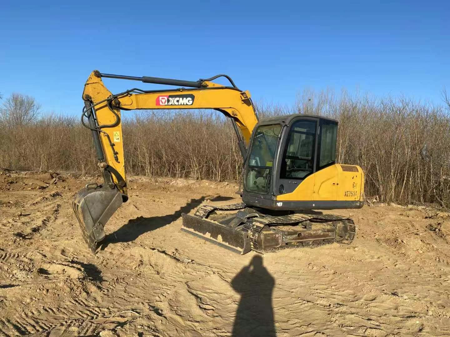 Buy XCMG XE75DA Used Excavator / 1