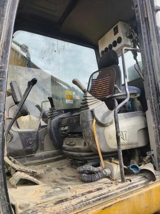 Buy Komatsu PC60 Used Excavator / 1