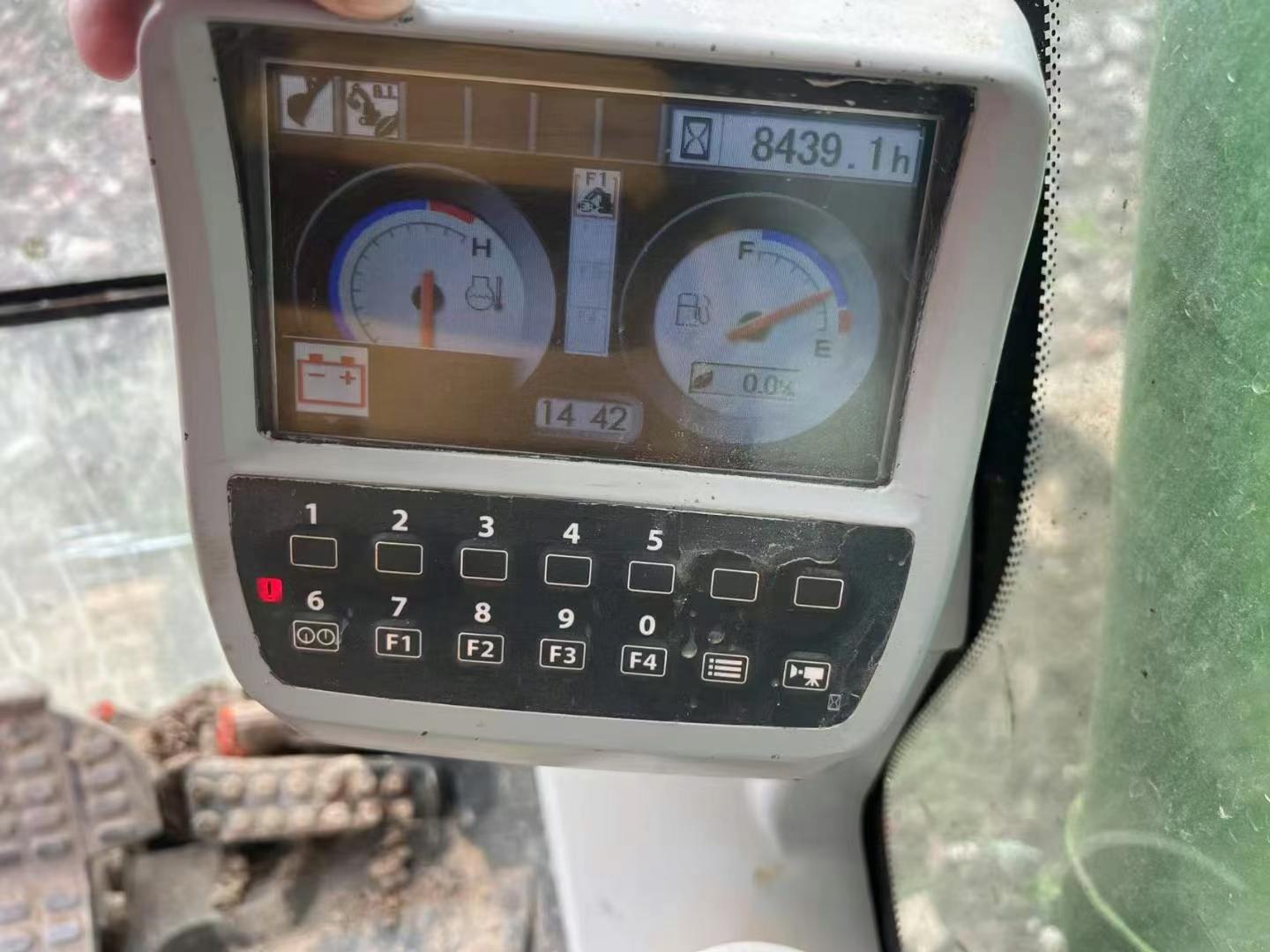 Buy Hitachi ZAXIS200 Used Excavator / 8 Used Hitachi ZAXIS200 Excavator 2016 Model / 8