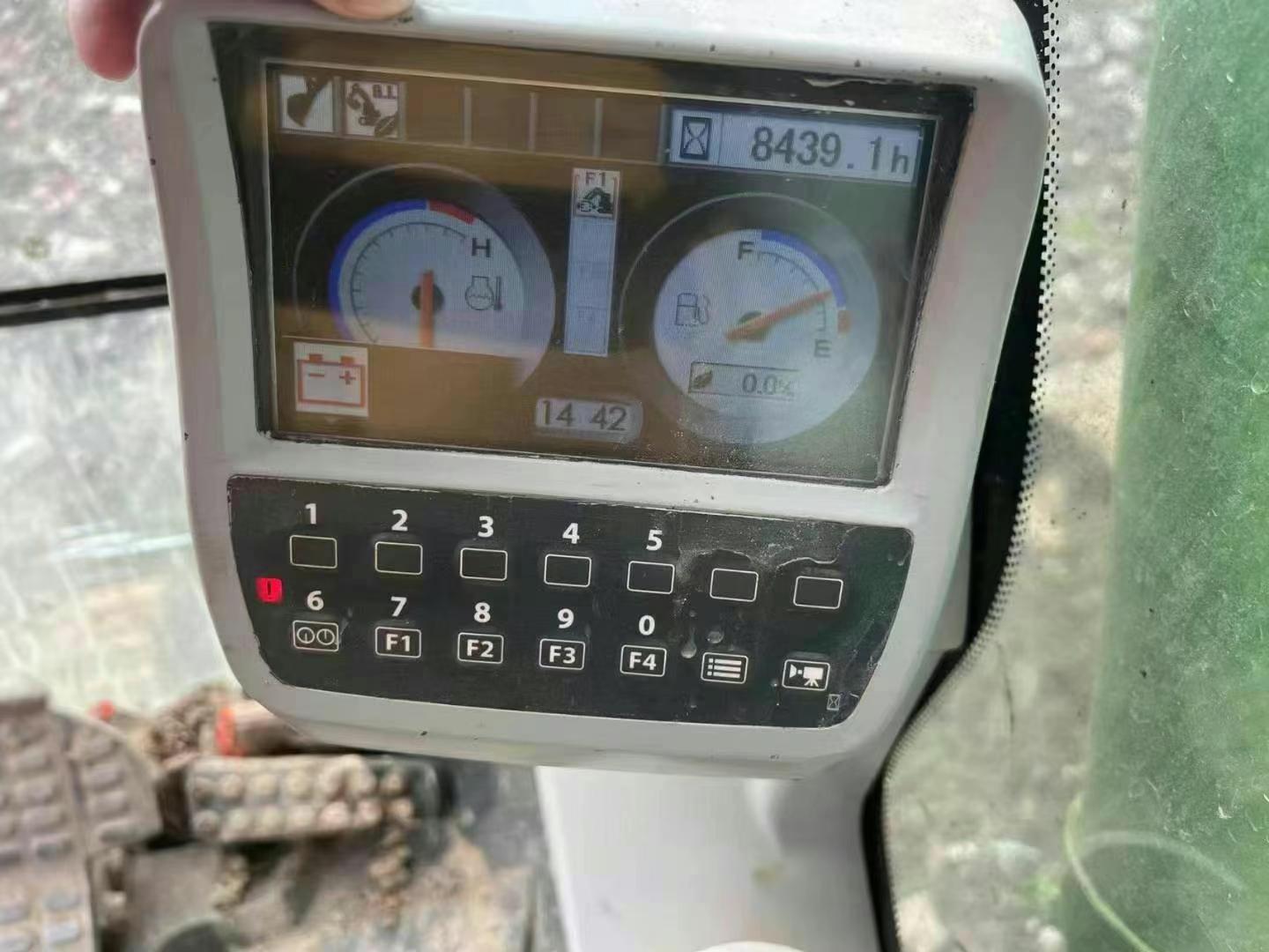 Buy Hitachi ZAXIS200 Used Excavator / 8 Used Hitachi ZAXIS200 Excavator 2016 Model / 8