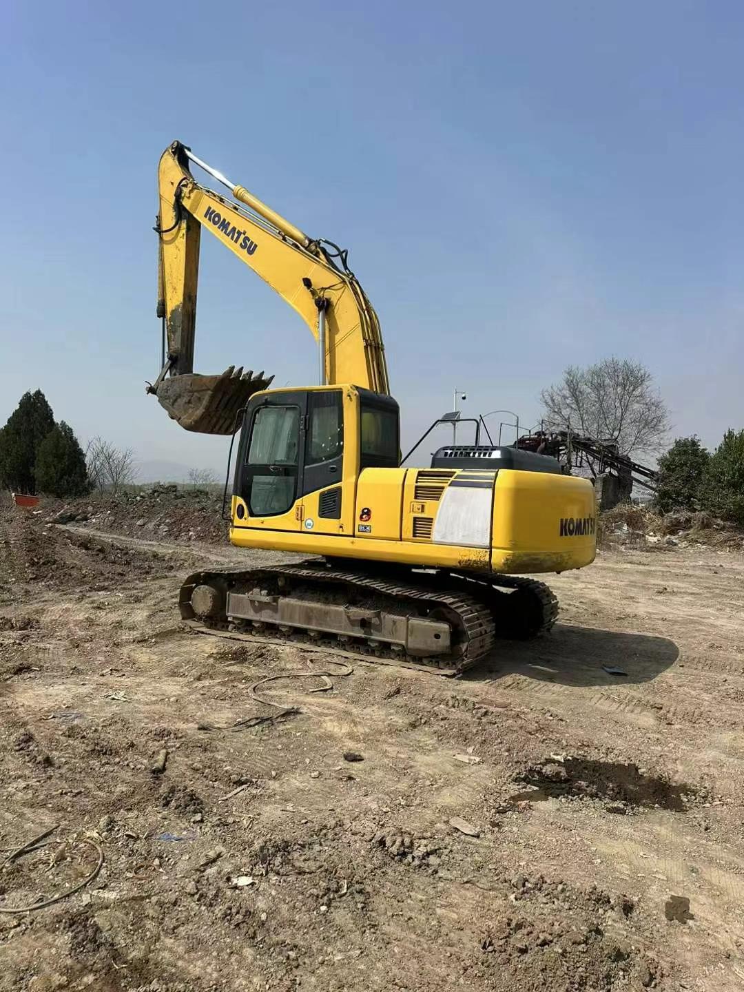 Buy Komatsu PC200-8 Used Excavator / 1