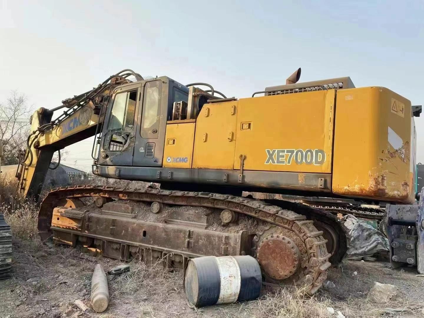 Buy XCMG XE700D Used Excavator / 1