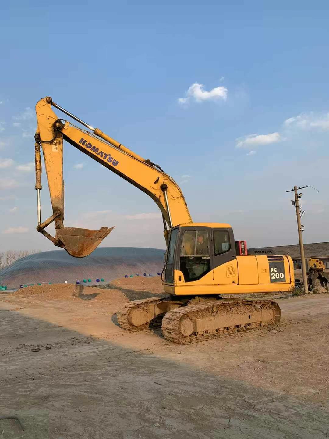 Buy Komatsu PW200-7 Used Excavator / 1
