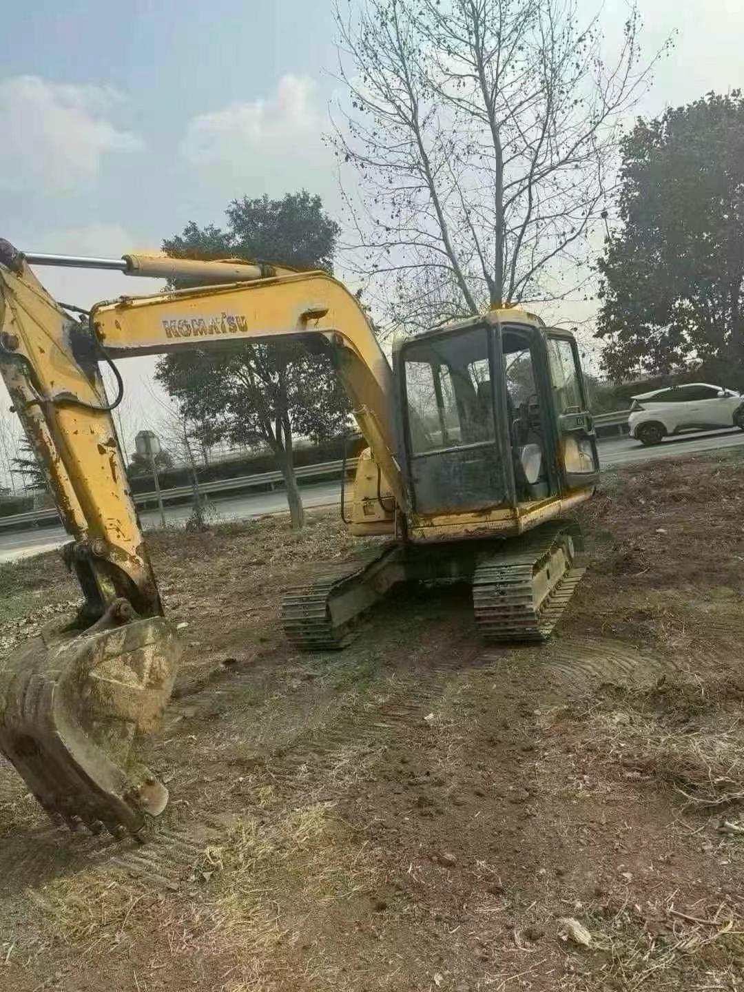 Buy Komatsu PC60-7 Used Excavator / 3 Used Komatsu PC60-7 Excavator 2016 Model / 3