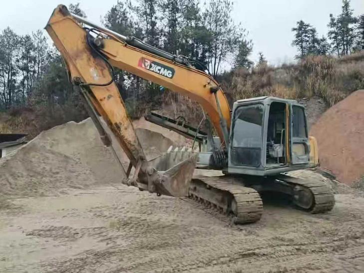 Buy XCMG XE150 Used Excavator / 1