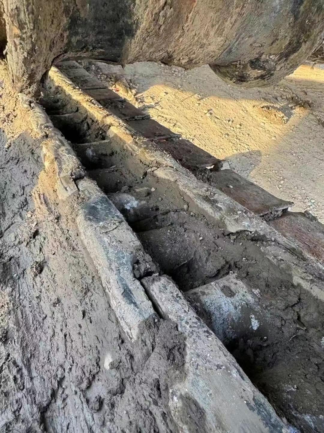 Buy Doosan DH220 Used Excavator / 8 Used Doosan DH220 Excavator 2011 Model / 8