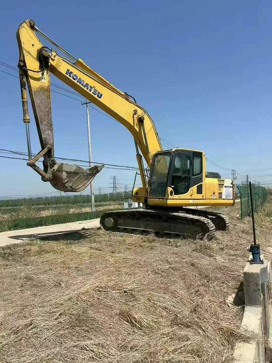 Buy Komatsu PC200-8 Used Excavator / 1