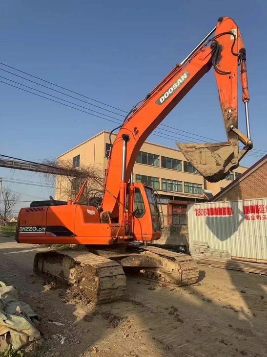 Buy Doosan DH220 Used Excavator / 1