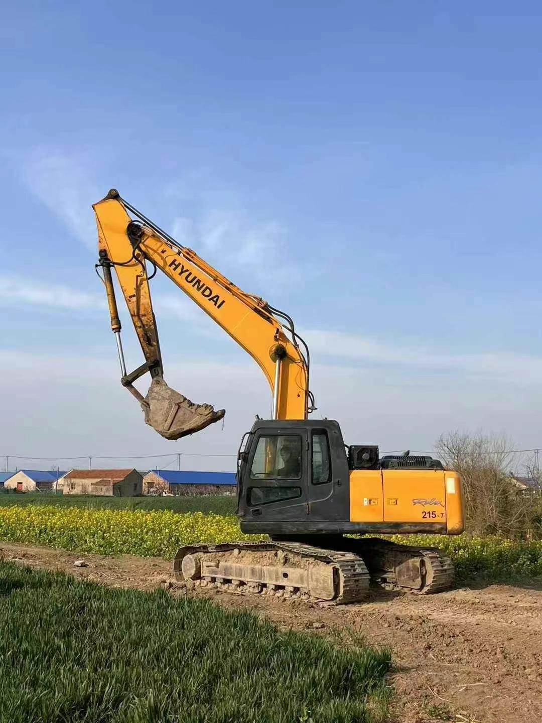 Buy Hyundai R215-7 Used Excavator / 1