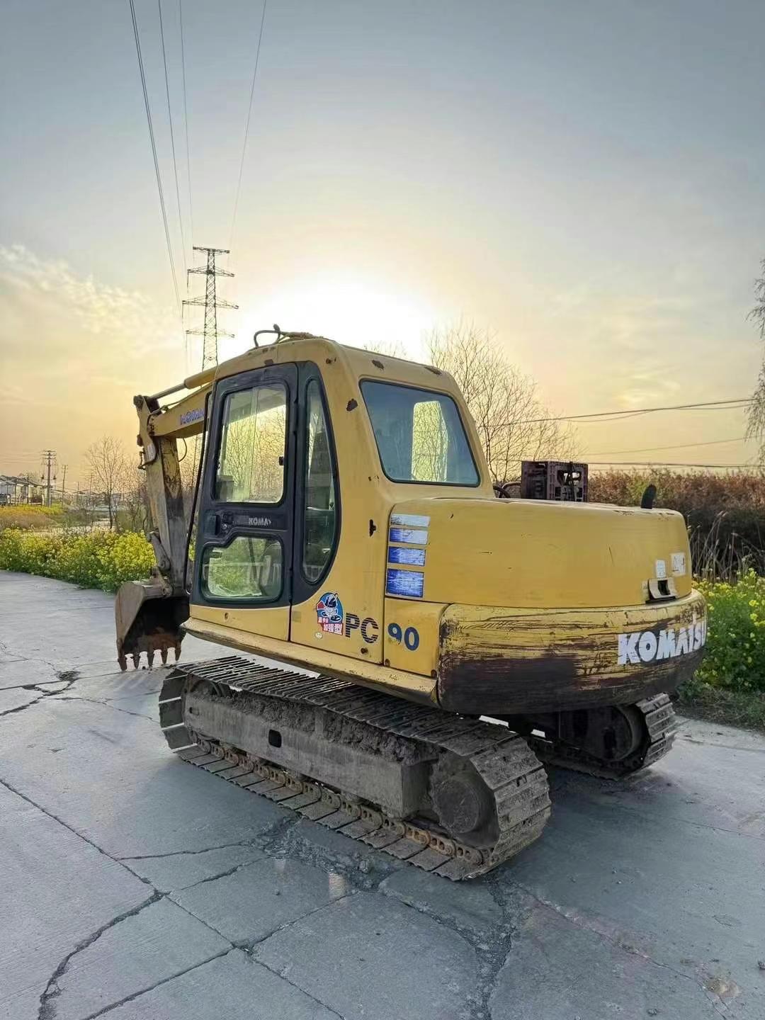 Buy Komatsu PC60 Used Excavator / 1