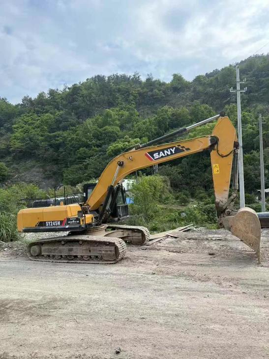 Buy Sany SY245H Used Excavator / 1