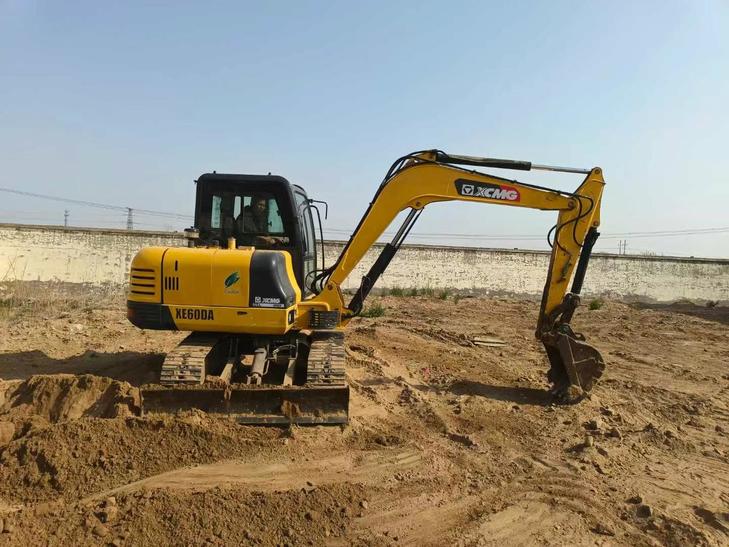 Buy XCMG XE60 Used Excavator / 1