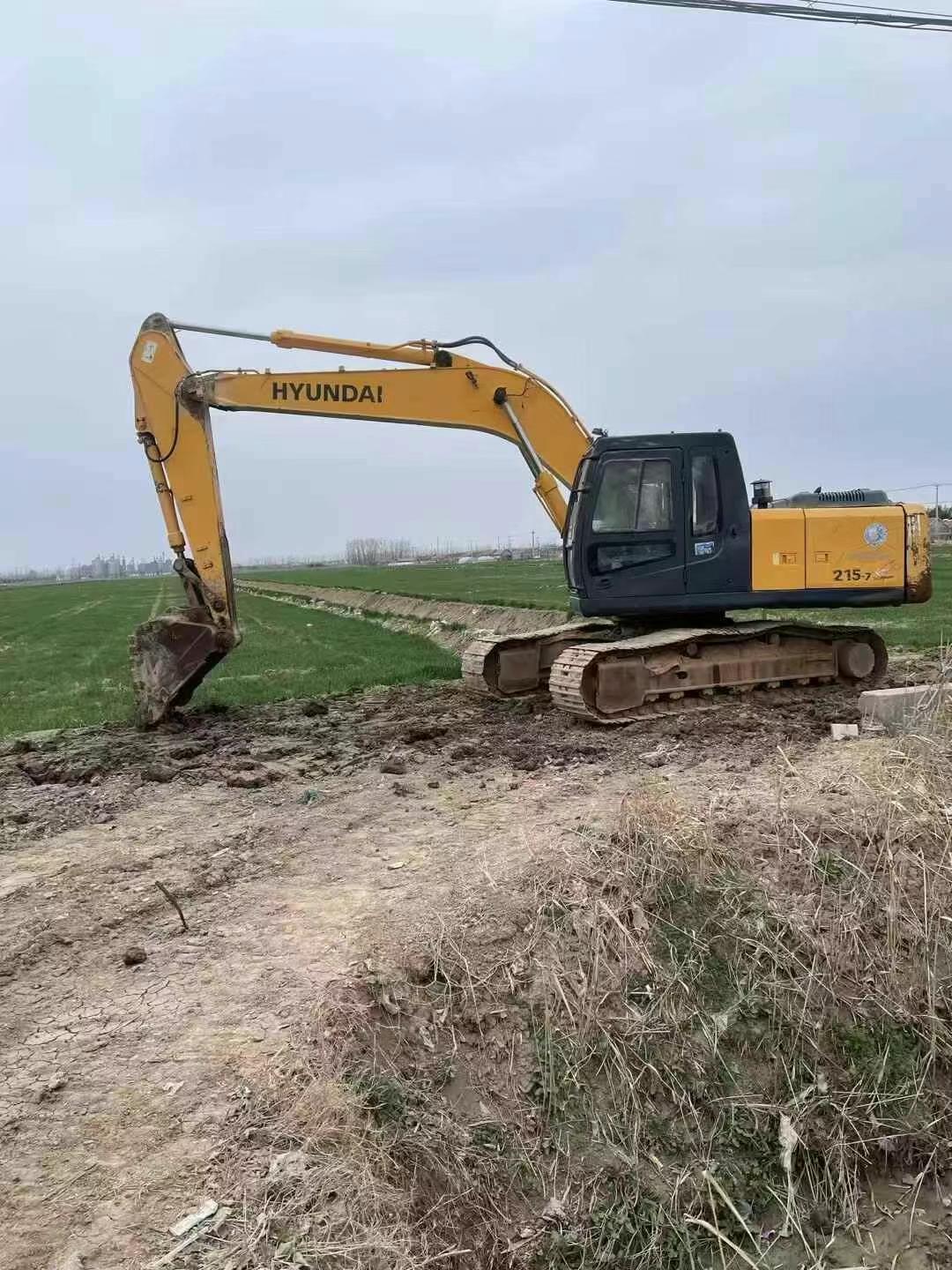 Buy Hyundai R215-7 Used Excavator / 1