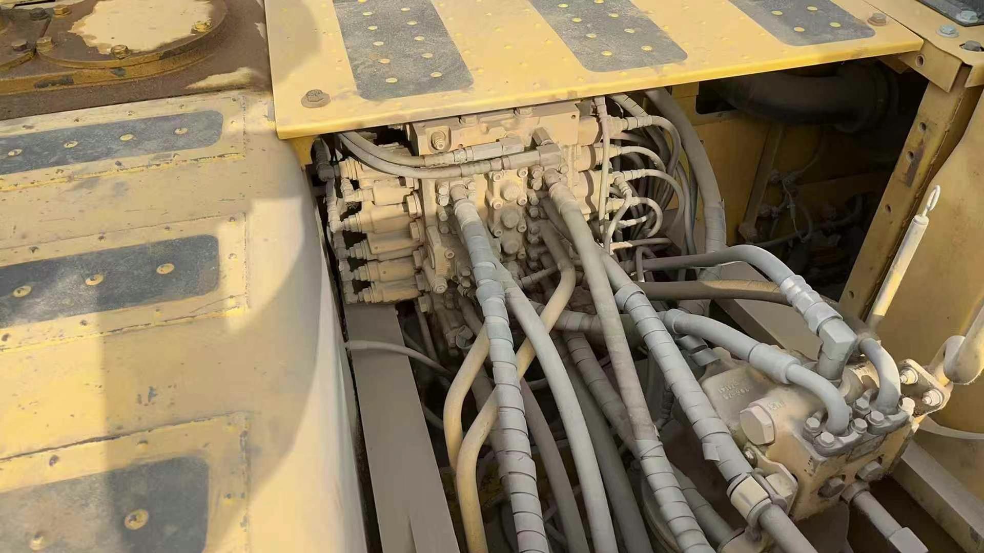 Buy Komatsu PC220 Used Excavator / 6 Used Komatsu PC220 Excavator 2016 Model / 6