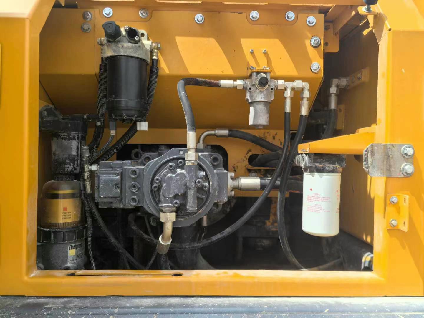 Buy XCMG XE3000 Used Excavator / 1