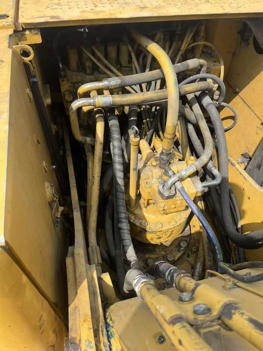 Buy Caterpillar 320D Used Excavator / 4 Used Caterpillar 320D Excavator 2011 Model / 4