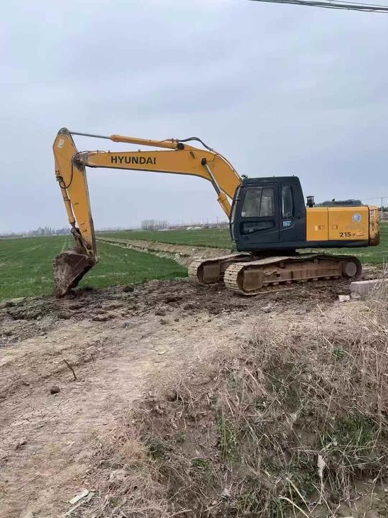 Buy Hyundai R215-7 Used Excavator / 1