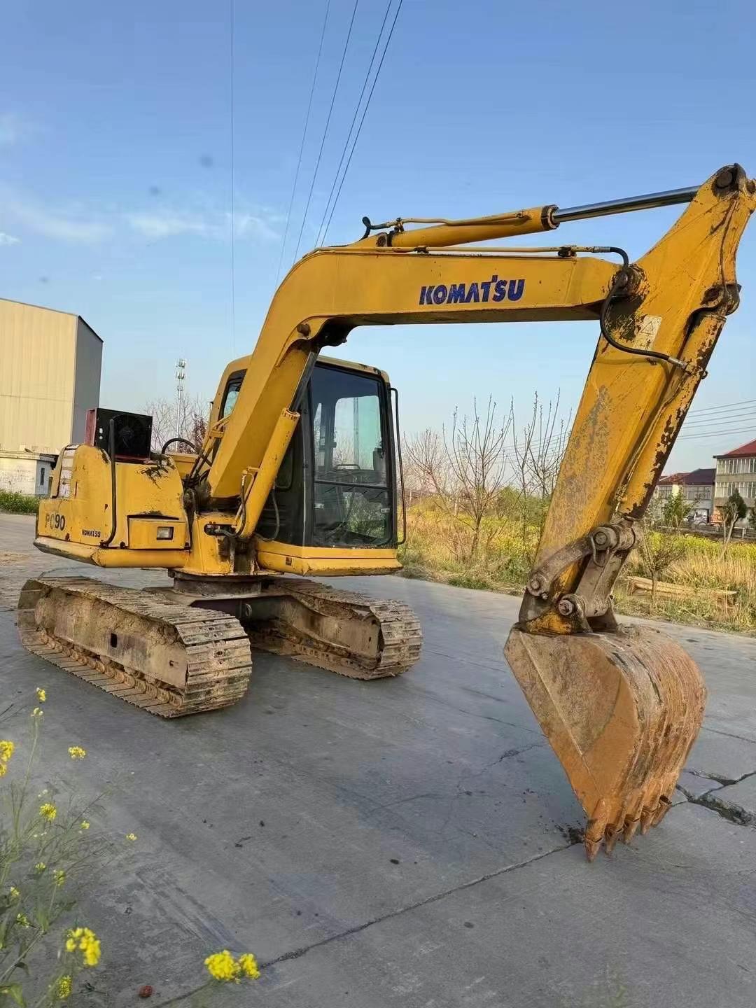 Buy Komatsu PC60 Used Excavator / 2 Used Komatsu PC60 Excavator 2010 Model / 2