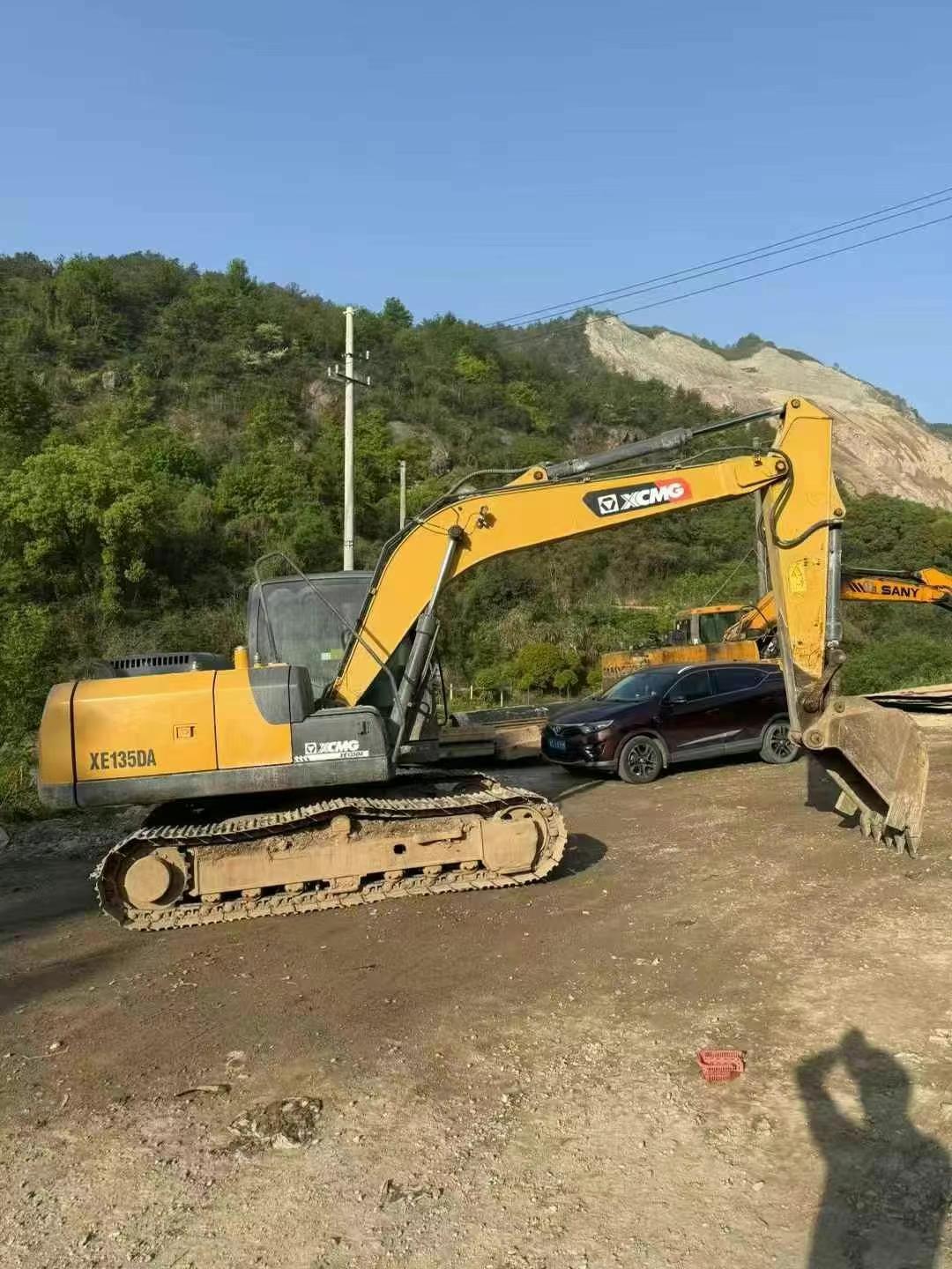Buy XCMG XE135GA Used Excavator / 1