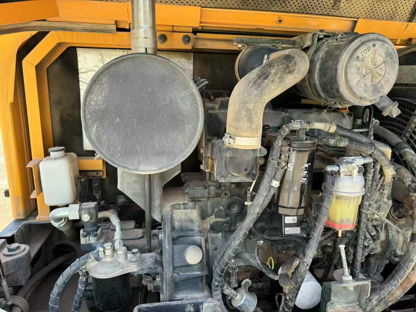 Buy Hyundai HX60 Used Excavator / 6 Used Hyundai HX60 Excavator 2021 Model / 6