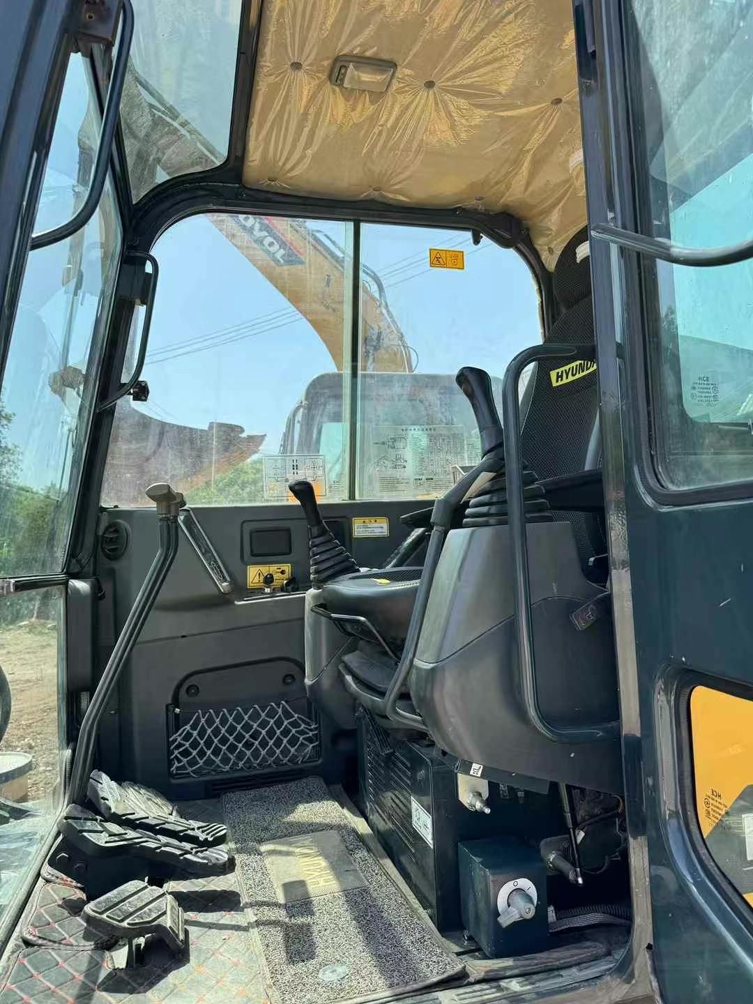 Buy Hyundai HX60 Used Excavator / 7 Used Hyundai HX60 Excavator 2021 Model / 7