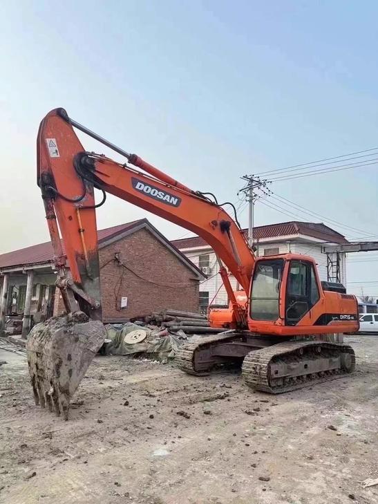 Buy Doosan DX15 Used Excavator / 1