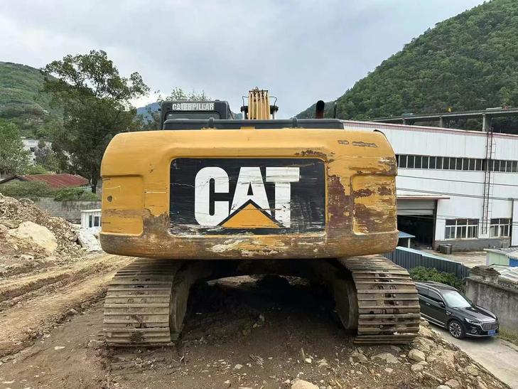 Buy Caterpillar 323 Used Excavator / 1