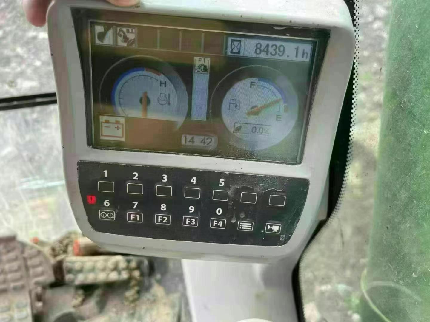 Buy Hitachi ZAXIS200 Used Excavator / 8 Used Hitachi ZAXIS200 Excavator 2016 Model / 8