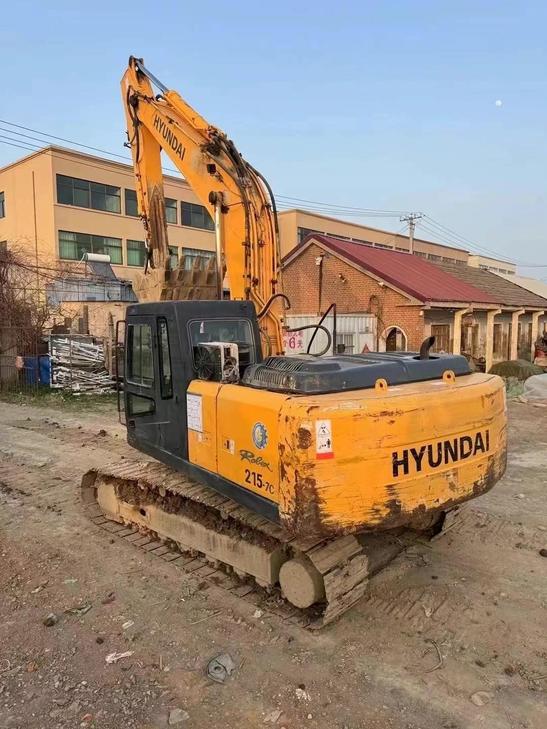 Buy Hyundai R215-7C Used Excavator / 1