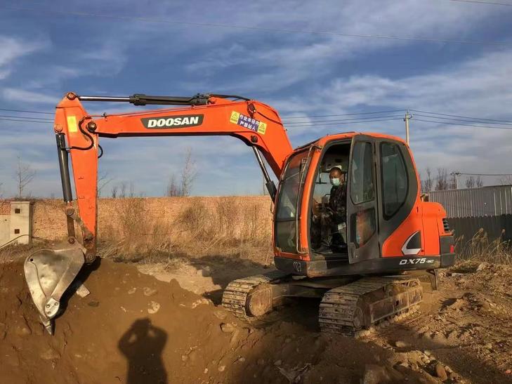 Buy Doosan DX75-9C Used Excavator / 1