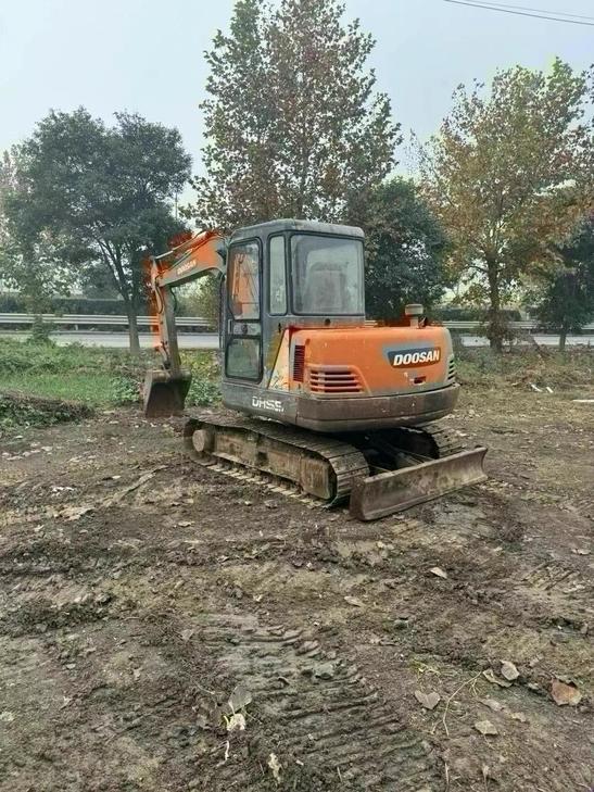 Buy Doosan DH55 Used Excavator / 1