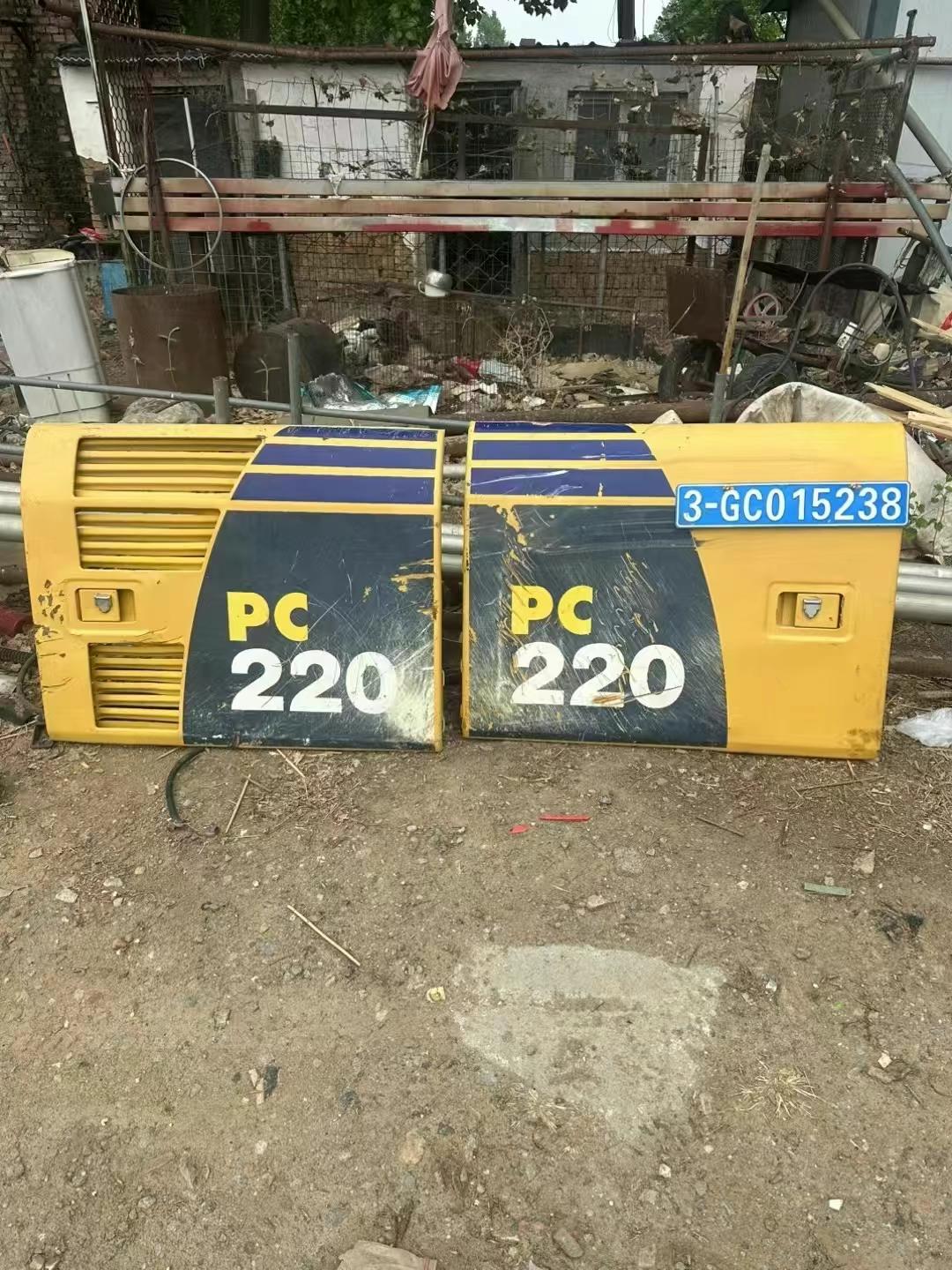 Buy Komatsu PC200-8 Used Excavator / 1