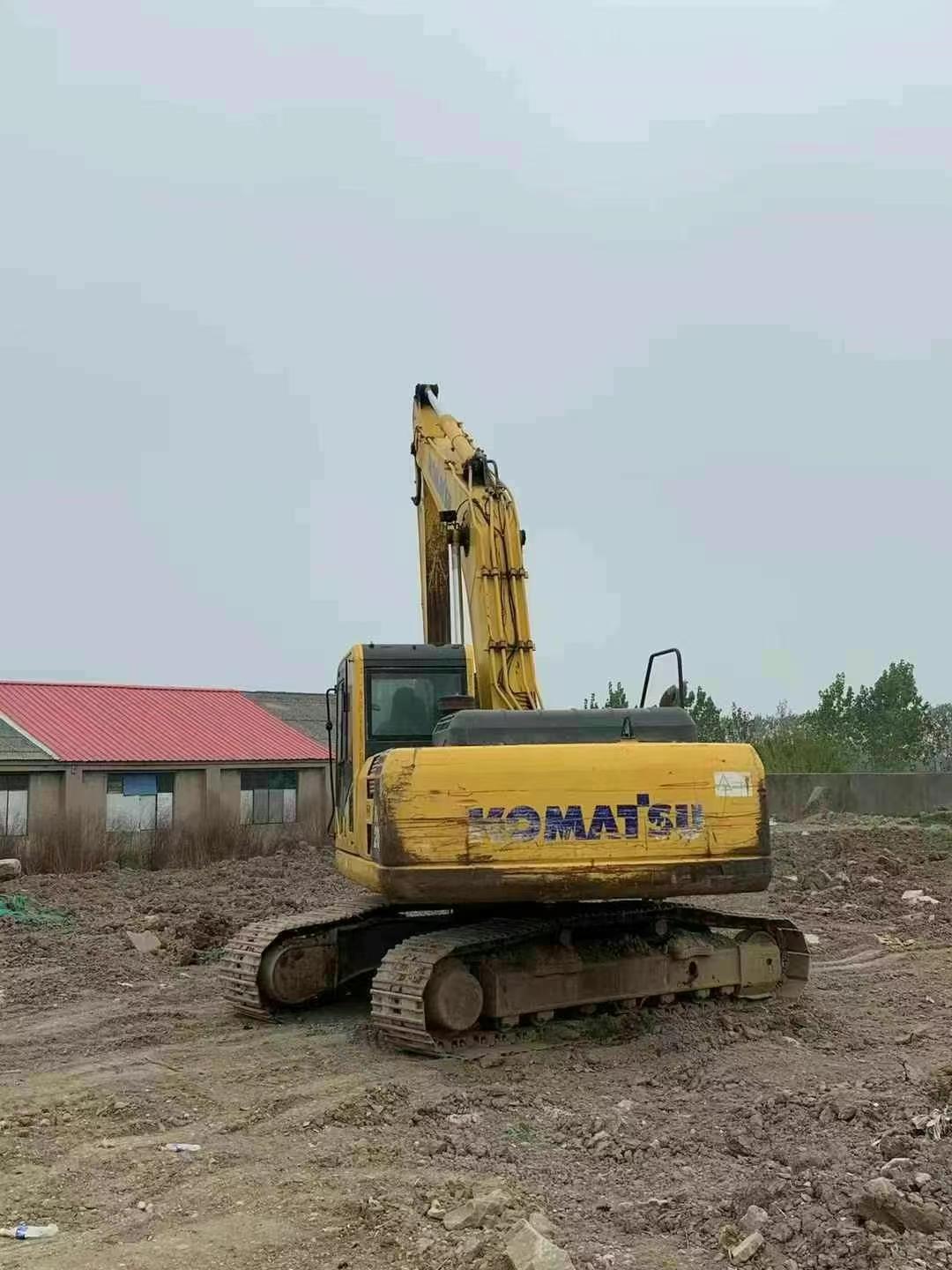 Buy Komatsu PC200 Used Excavator / 2 Used Komatsu PC200 Excavator 2014 Model / 2