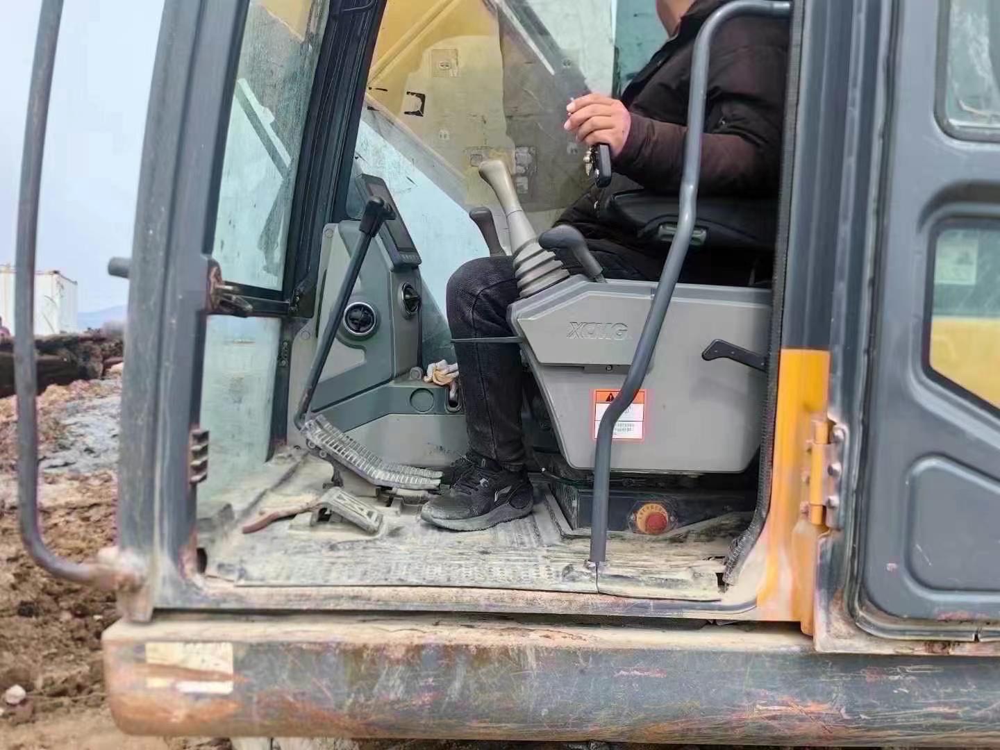 Buy XCMG LW200 Used Excavator / 8 Used XCMG LW200 Excavator 2019 Model / 8