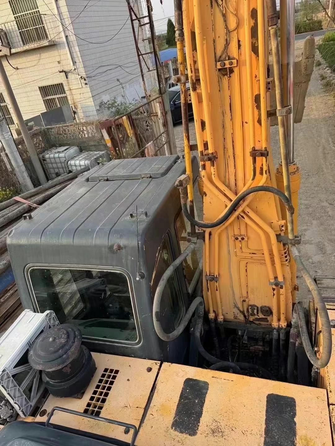 Buy Hyundai R215-7C Used Excavator / 9 Used Hyundai R215-7C Excavator 2011 Model / 9