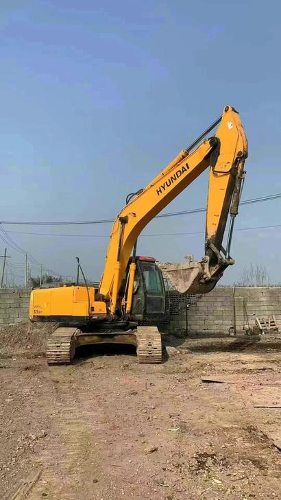 Buy Hyundai R225-7 Used Excavator / 1