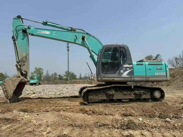 Buy Kobelco SK200 Used Excavator / 1