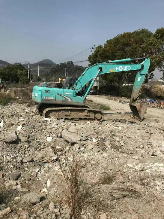 Buy Kobelco SK200 Used Excavator / 1