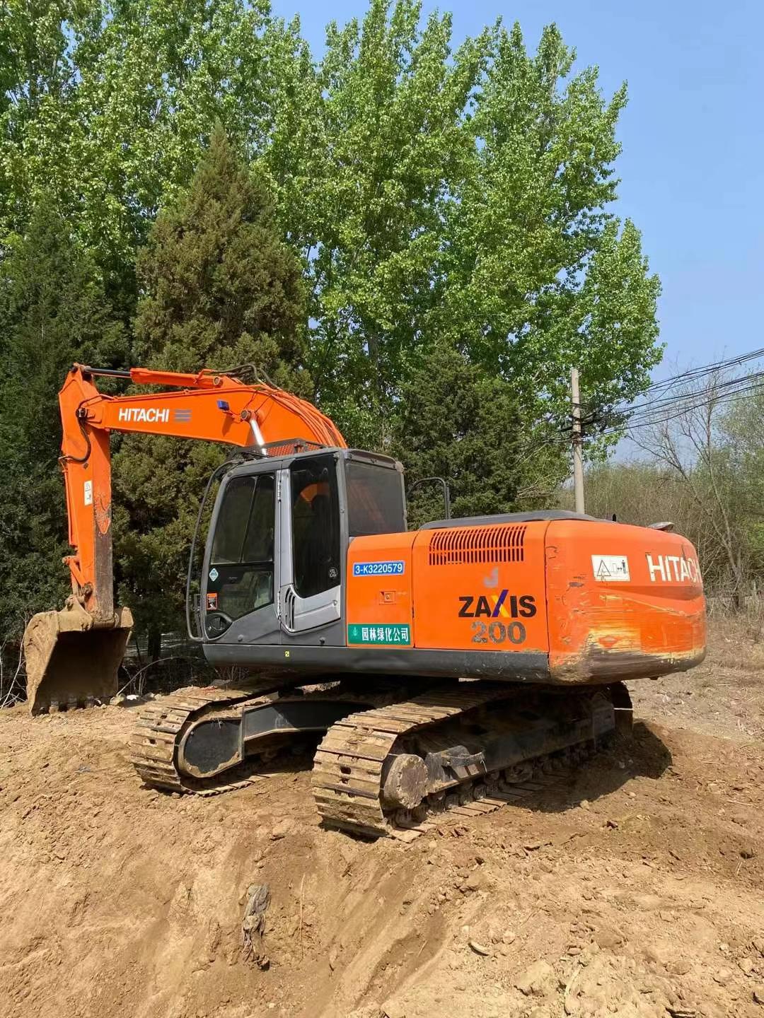 Buy Hitachi ZAXIS200 Used Excavator / 1