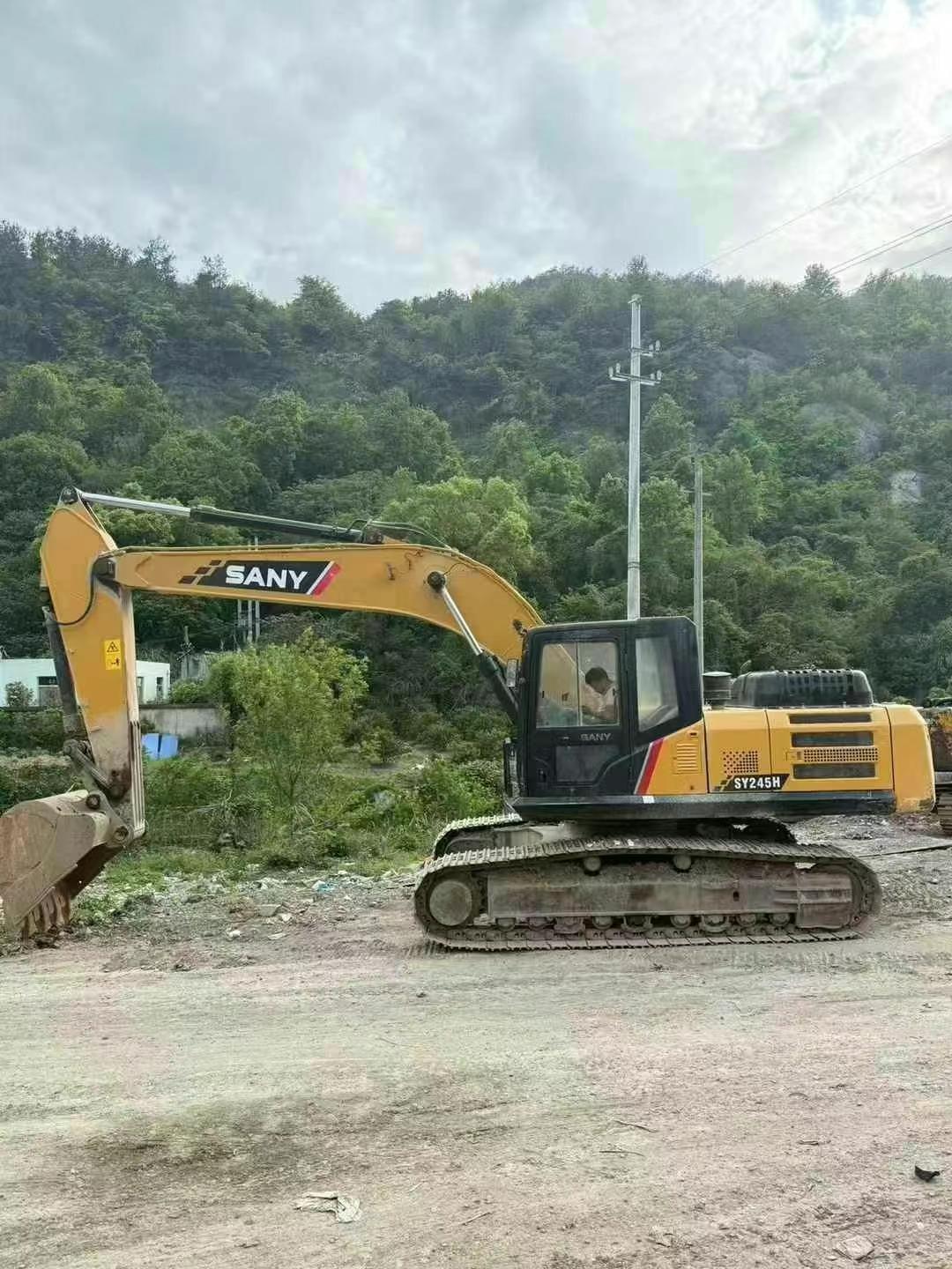 Buy Sany SY245H Used Excavator / 1