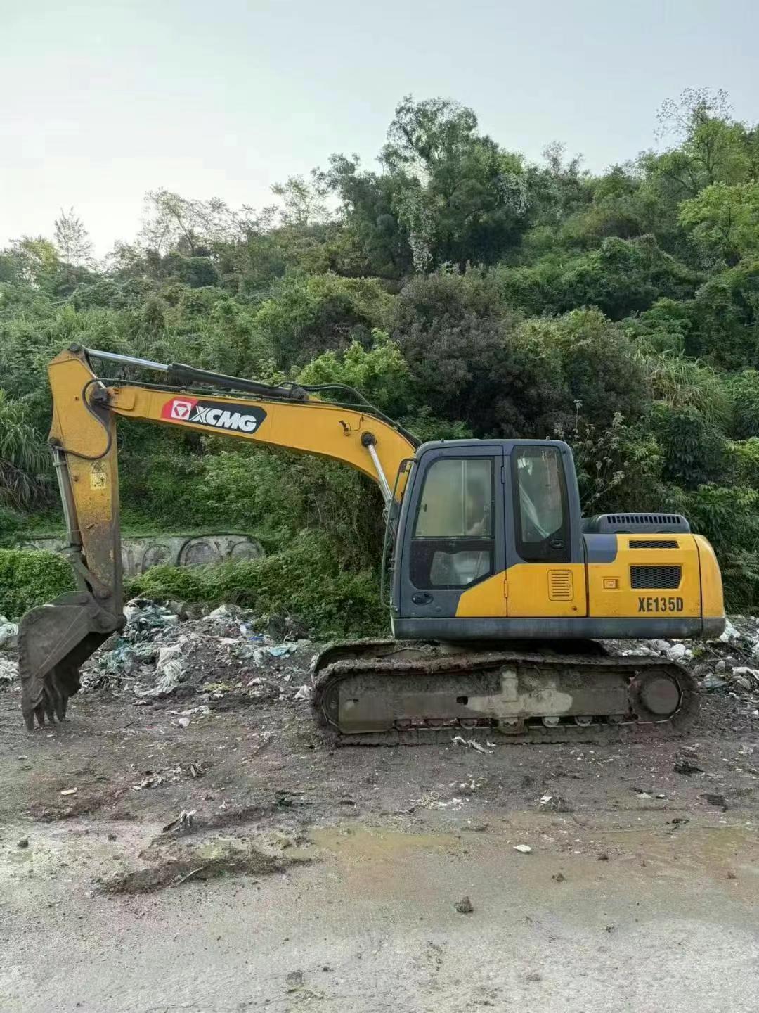 Buy XCMG XE135GA Used Excavator / 1