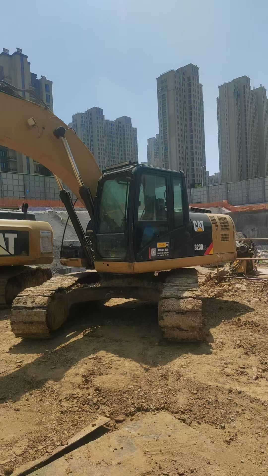 Buy Caterpillar 323DL Used Excavator / 1