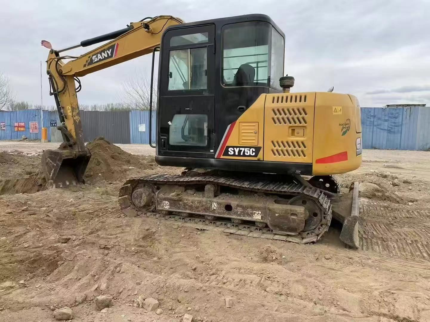 Buy Sany SY75C Used Excavator / 1