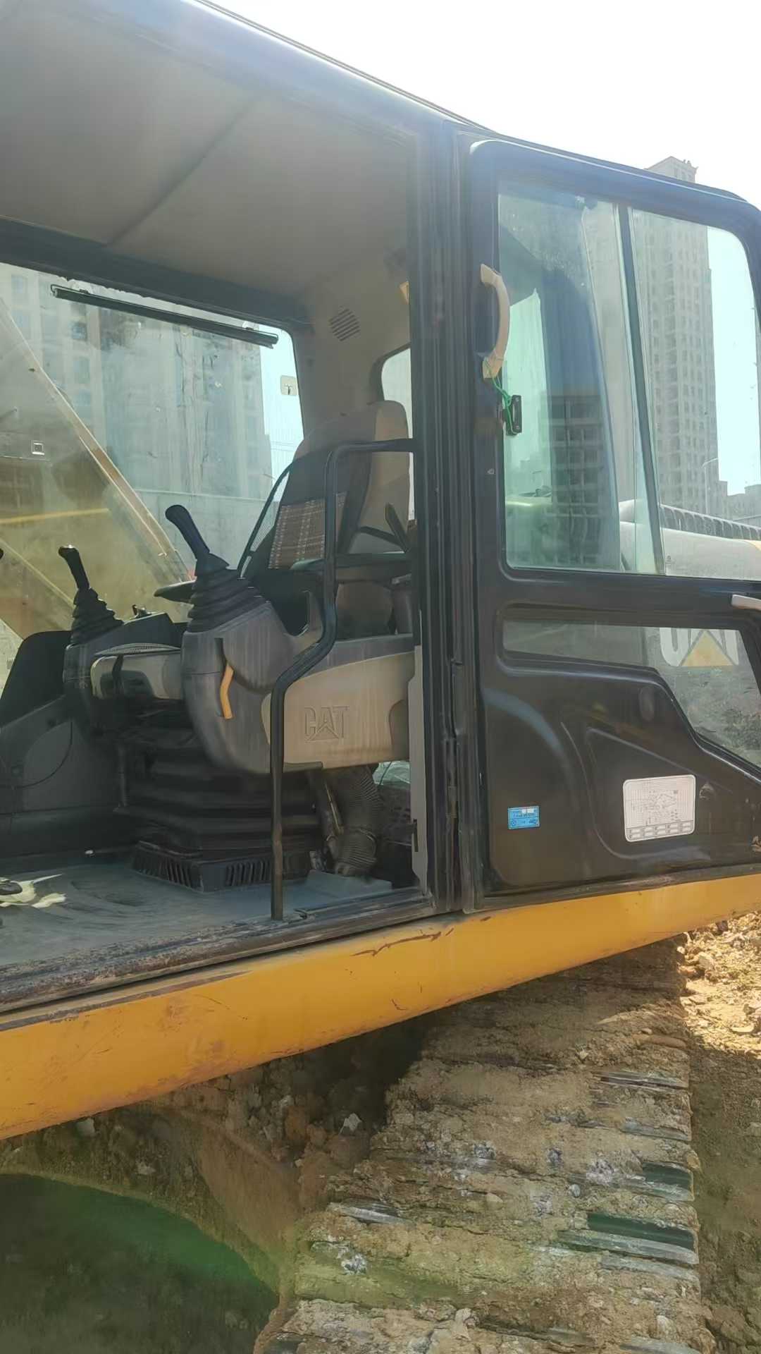 Buy Caterpillar 323DL Used Excavator / 4 Used Caterpillar 323DL Excavator 2011 Model / 4